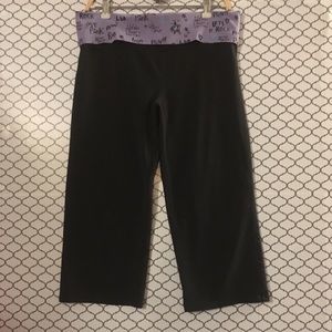 VS PINK Capri Yoga Pants